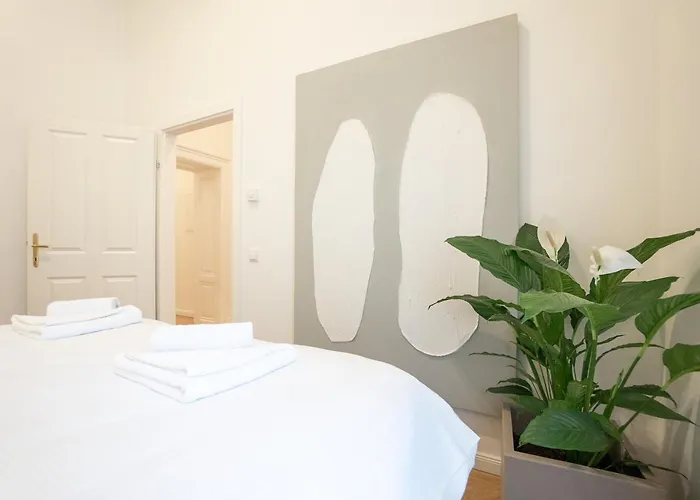 Stylish & Modern 90m2 Flat In Prime Location