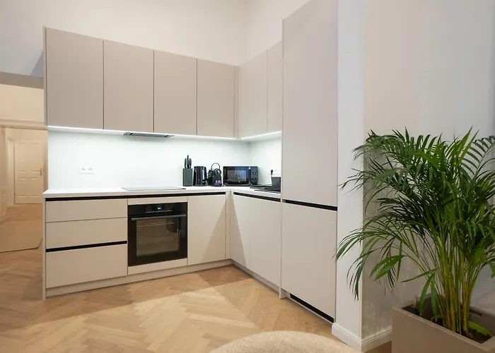 Stylish & Modern 90m2 Flat In Prime Location Viena